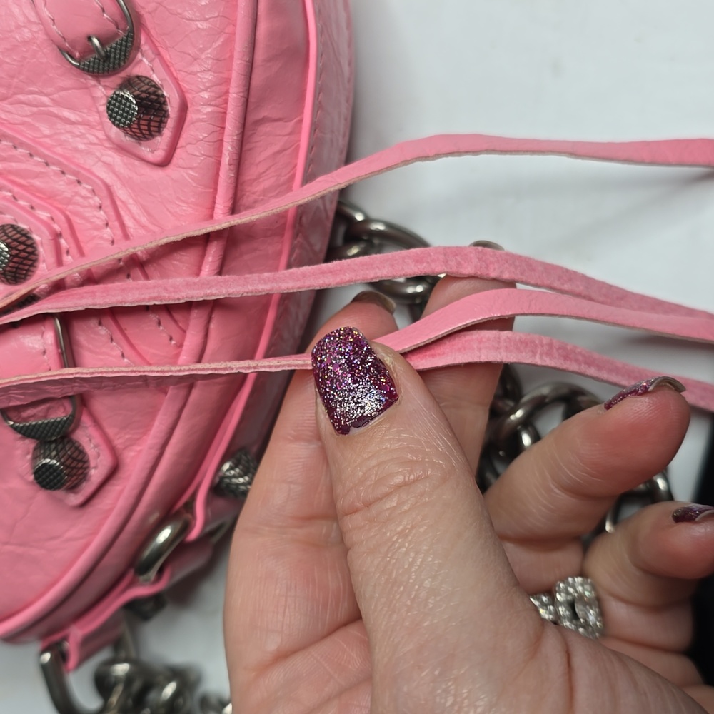 BALENCIAGA Le Cagole Heart Mini Studded Crinkled-leather pink Valentine'… - Picture 8 of 17